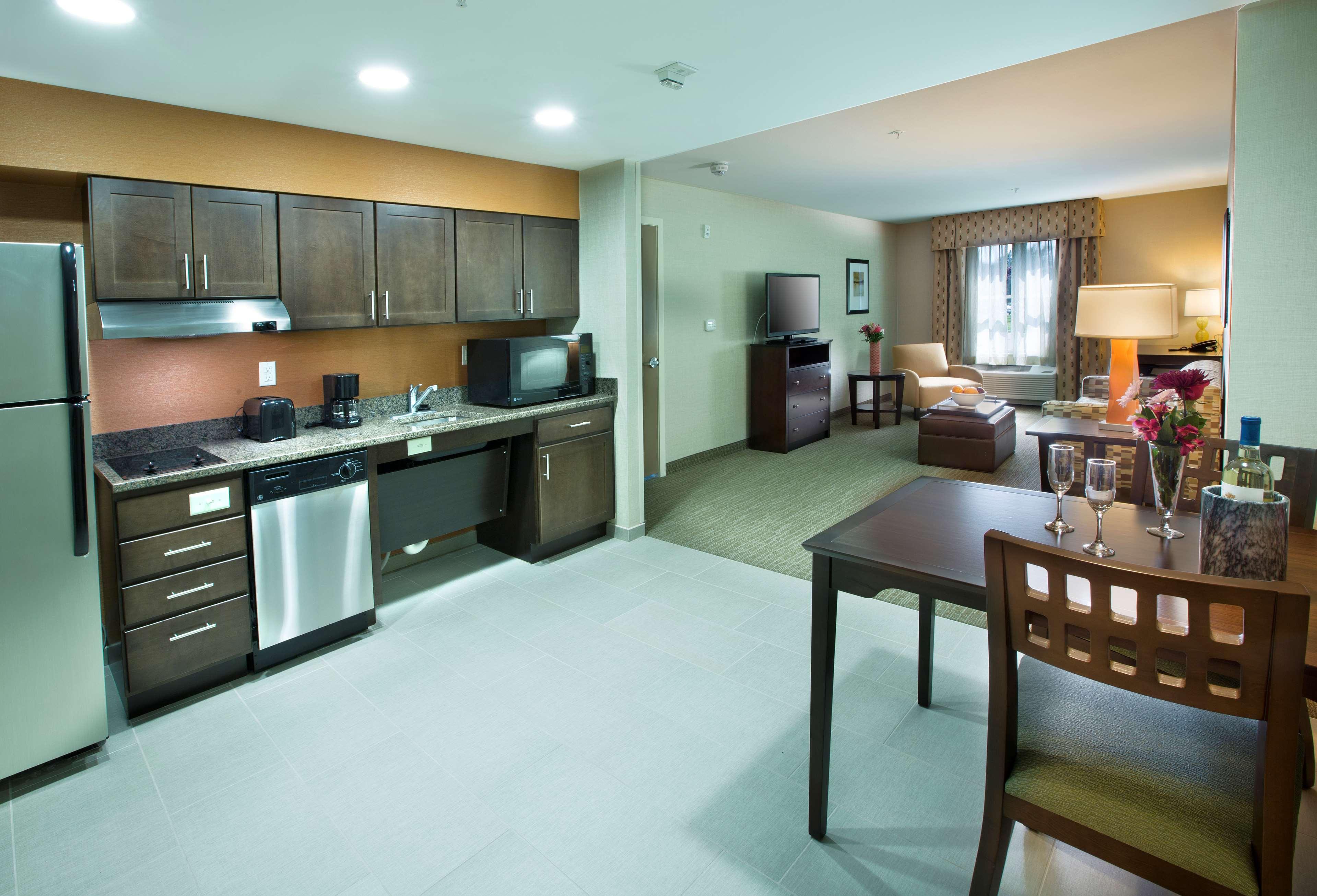 โฮมวูด สวีท บาย ฮิลตัน นิวพอร์ต มิดเดิลทาวน์ Hotel ภายนอก รูปภาพ