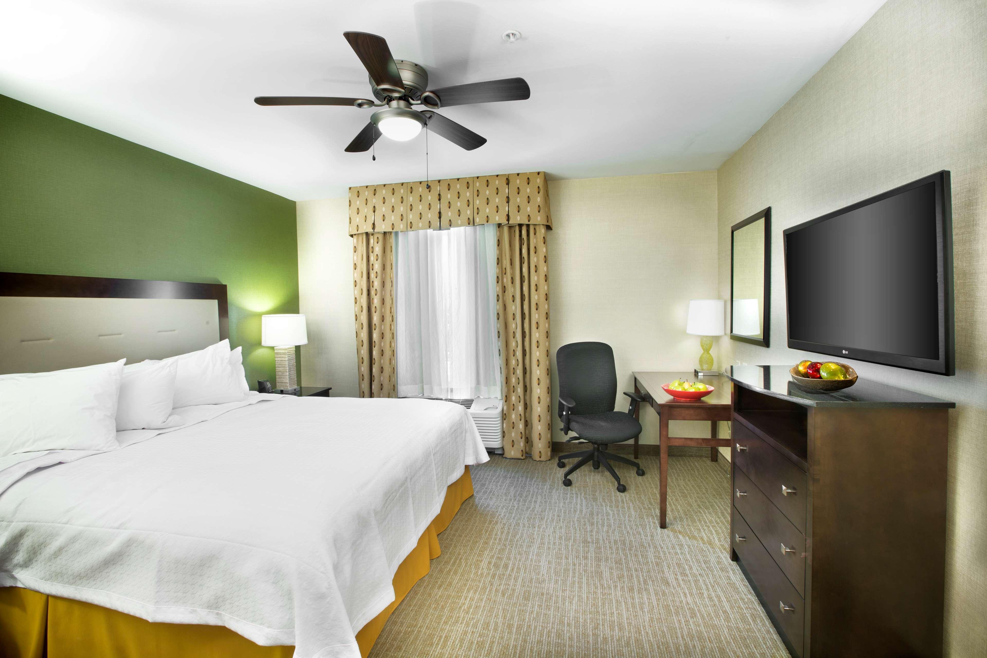 โฮมวูด สวีท บาย ฮิลตัน นิวพอร์ต มิดเดิลทาวน์ Hotel ภายนอก รูปภาพ