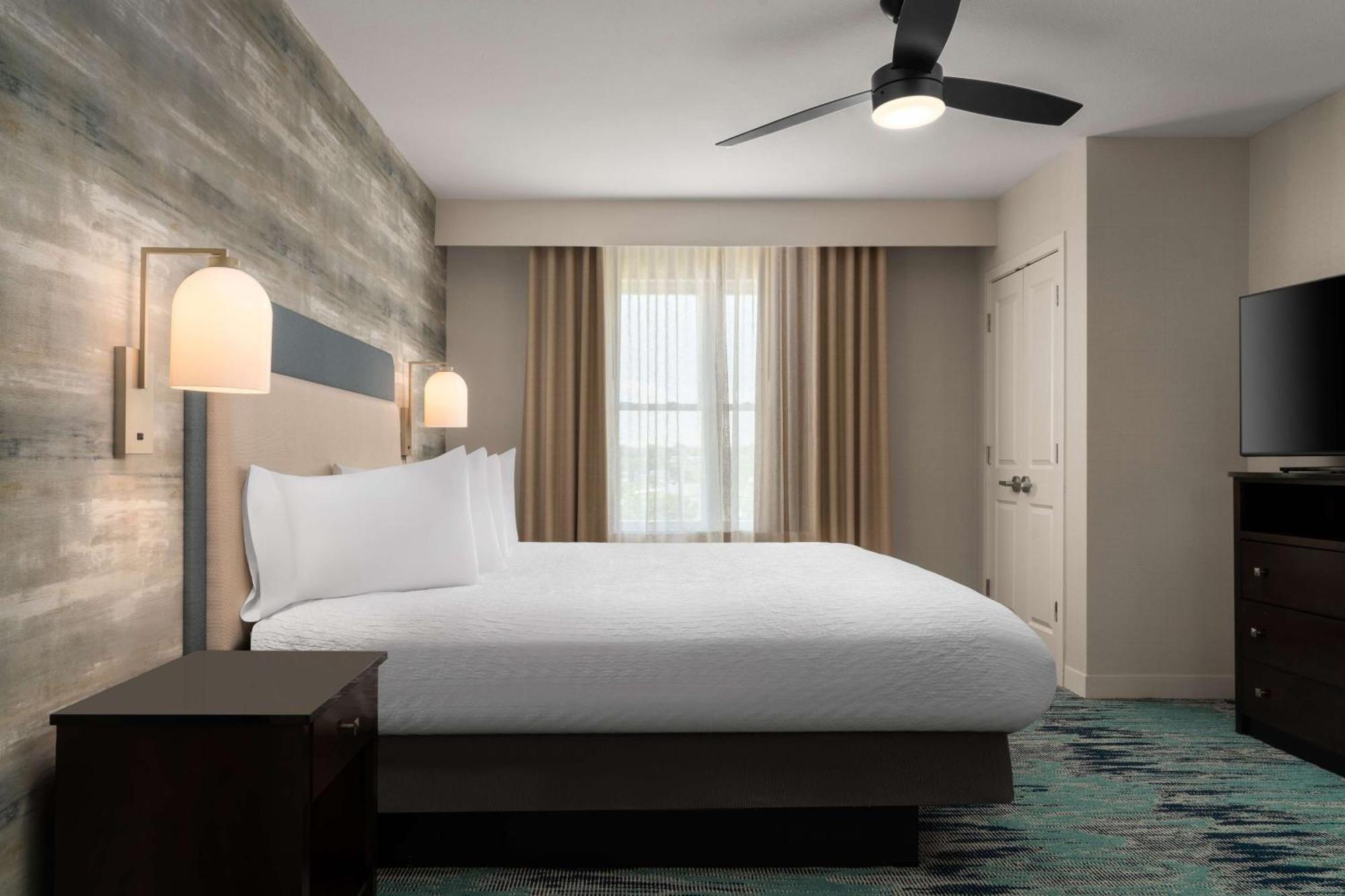 โฮมวูด สวีท บาย ฮิลตัน นิวพอร์ต มิดเดิลทาวน์ Hotel ภายนอก รูปภาพ