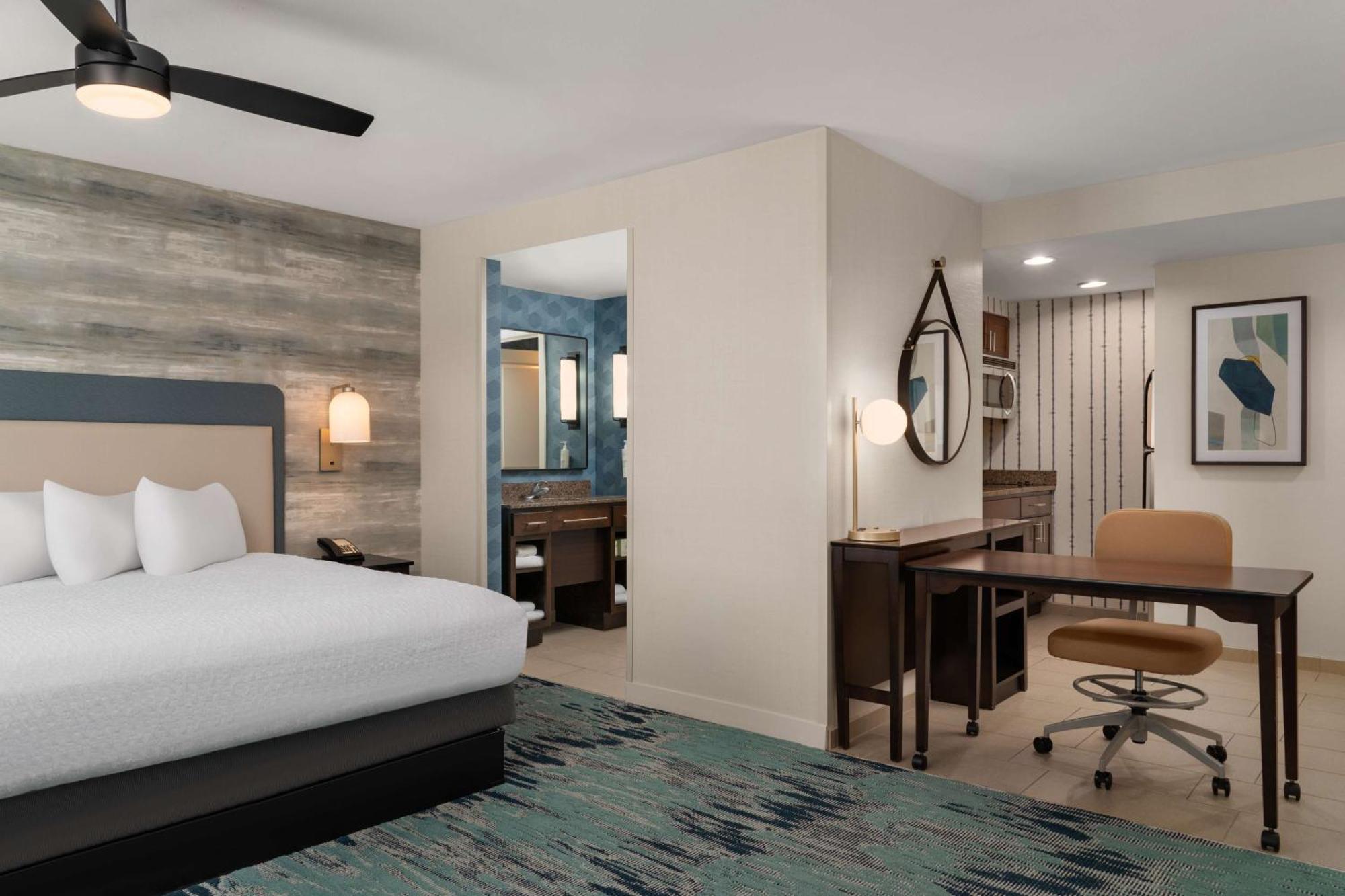 โฮมวูด สวีท บาย ฮิลตัน นิวพอร์ต มิดเดิลทาวน์ Hotel ภายนอก รูปภาพ