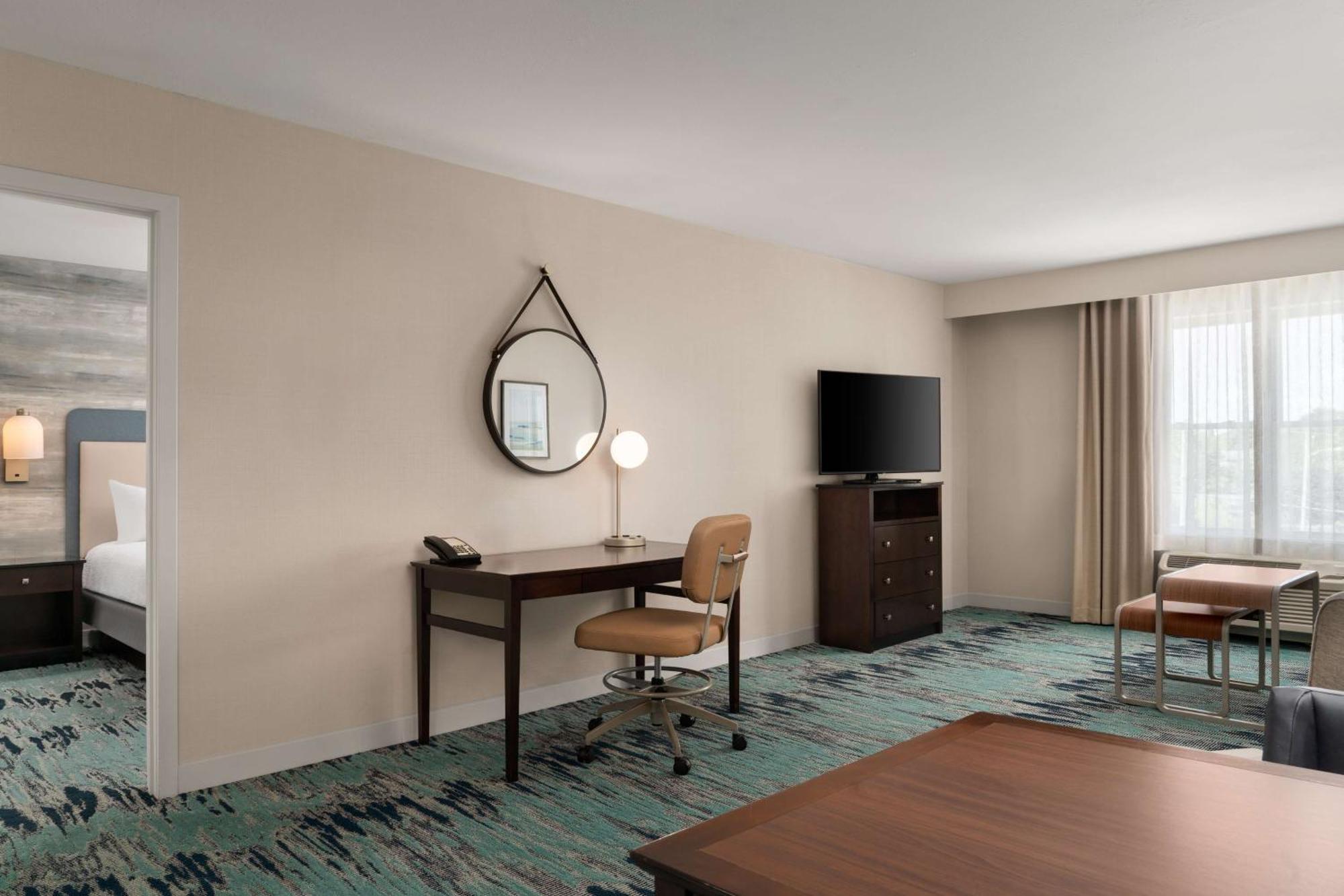 โฮมวูด สวีท บาย ฮิลตัน นิวพอร์ต มิดเดิลทาวน์ Hotel ภายนอก รูปภาพ