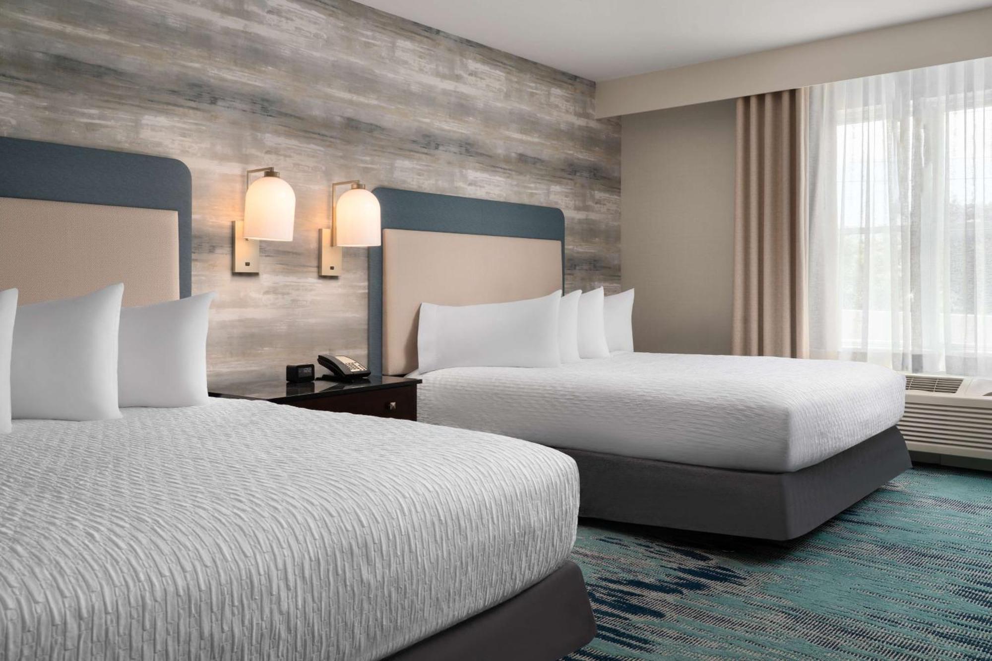 โฮมวูด สวีท บาย ฮิลตัน นิวพอร์ต มิดเดิลทาวน์ Hotel ภายนอก รูปภาพ